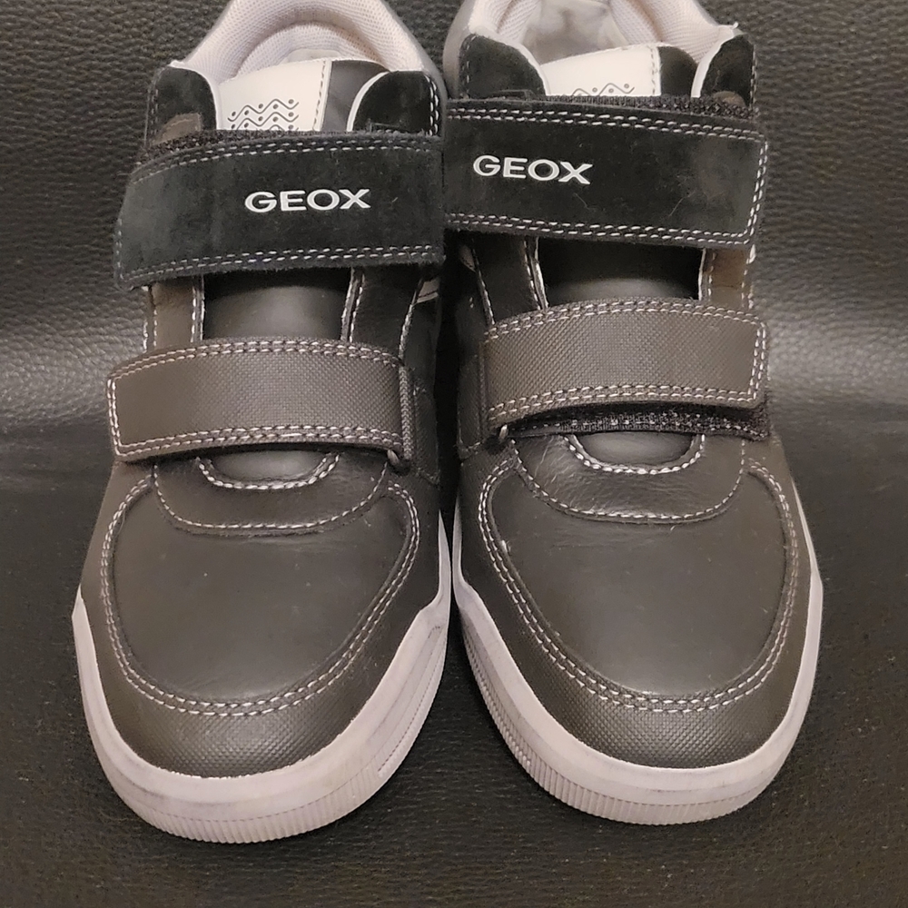 Geox Big Boy/ Girl sneakers boots.Euro 37 US 5.Black and Gray Velcro Sneakers - Picture 4 of 6